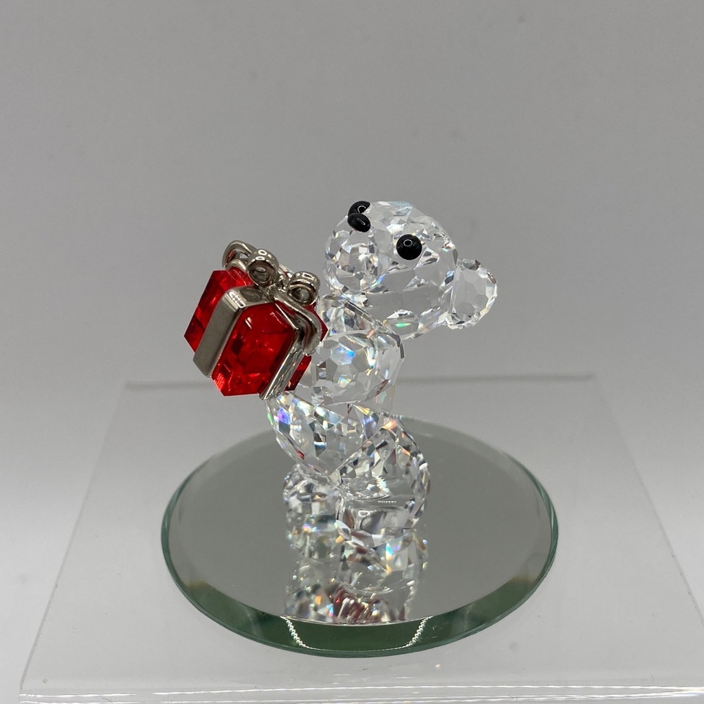 Swarovski Crystal Figurines Kris Bear A Gift For You With Red Present